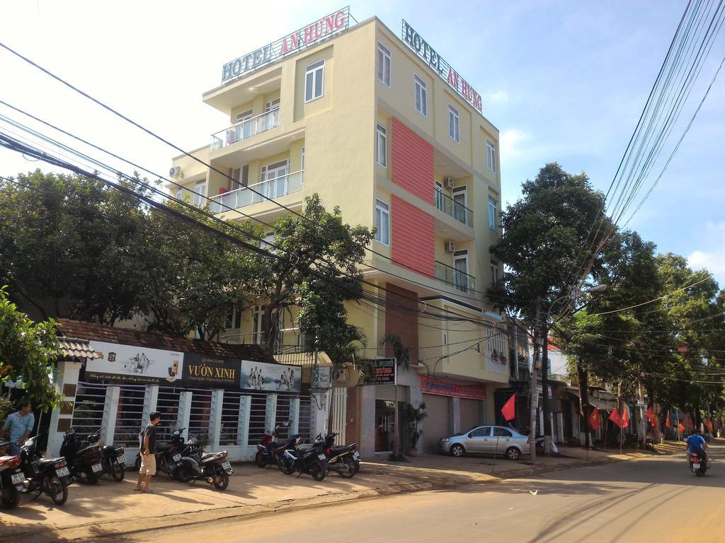 An Hung Hotel Буон Ма Туот Екстериор снимка