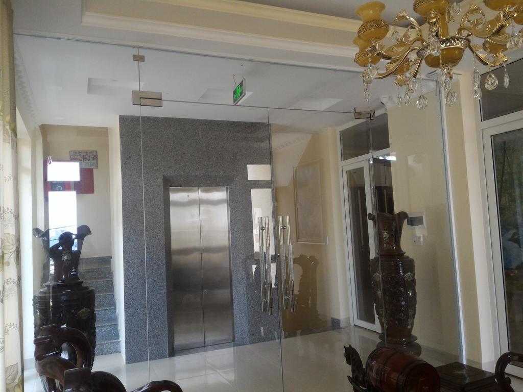 An Hung Hotel Буон Ма Туот Екстериор снимка