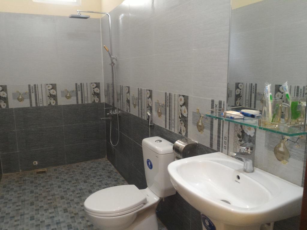 An Hung Hotel Буон Ма Туот Екстериор снимка